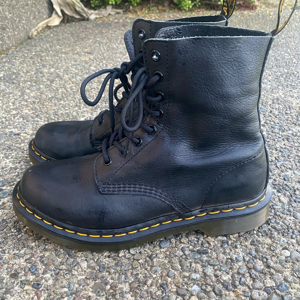 Dr. martens 1460 pascal boots size 8